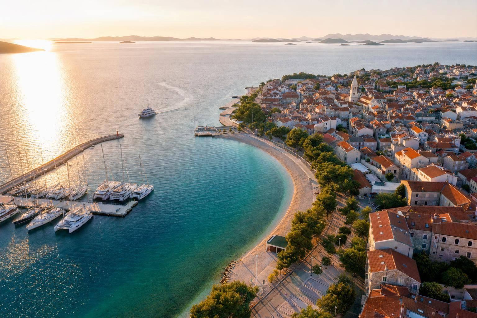 Vodice – co zobaczyć: plaże, atrakcje i baza wypadowa na Dalmację
